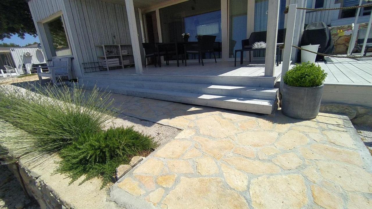 Villa On The Beach Pakostane Exterior photo